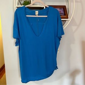 We The Free Women's Medium M Blue Distressed Short Sleeve T Shirt NWT